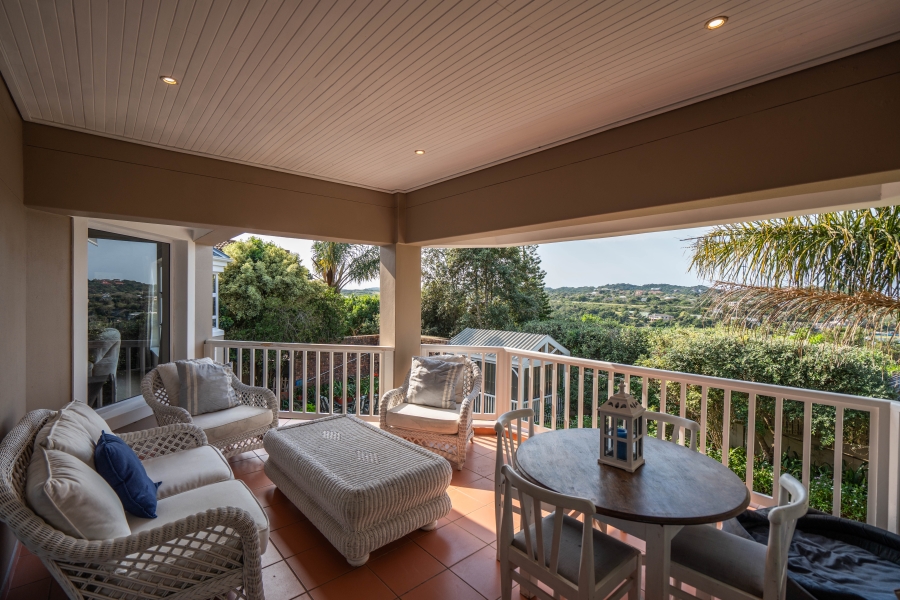 5 Bedroom Property for Sale in Seafield Eastern Cape